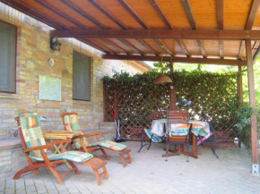 Гостиница Charming holiday house in a rural setting located on a small estate  Кьюсдино